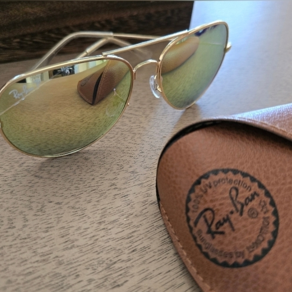 Ray-Ban Polarized Gold Frame Aviator Sunglasses